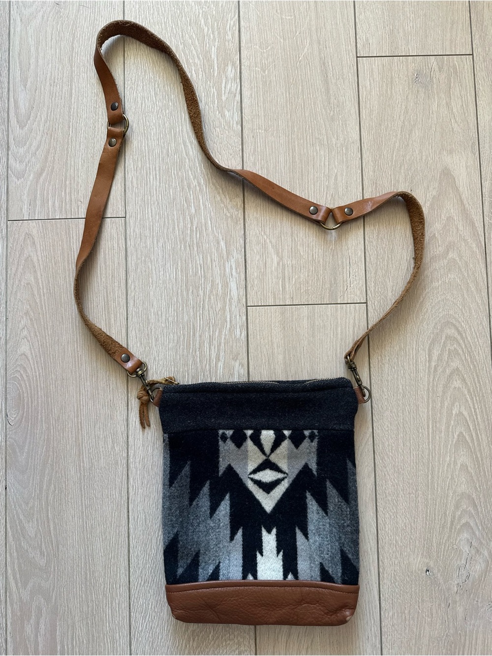 Nan-Made Portland Wool and Leather Mini Crossbody Purse Pendleton Black White